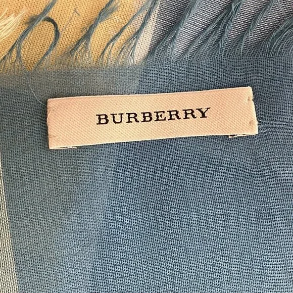 Burberry Check Scarf/Shawl - Picture 5 of 5